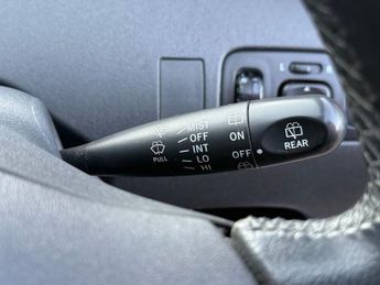 TOYOTA YARIS 1.3 VVT-i T Spirit Hatchback 5dr Petrol Automatic (150 g/km, 85 