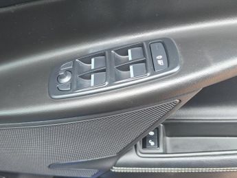 JAGUAR XE 2.0i GPF R-Sport Saloon 4dr Petrol Auto Euro 6 (s/s) (200 ps)