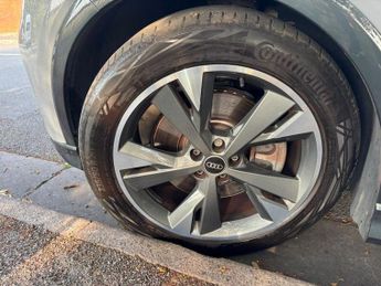 AUDI Q4 E-TRON 40 S line SUV 5dr Electric Auto 82kWh (204 ps)