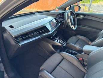 AUDI Q4 E-TRON 40 S line SUV 5dr Electric Auto 82kWh (204 ps)