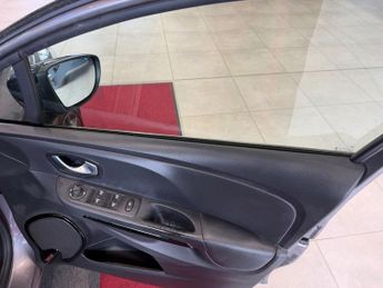 RENAULT CLIO 1.5 dCi Dynamique S MediaNav Hatchback 5dr Diesel EDC Euro 5 (90
