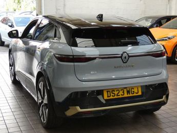 RENAULT MEGANE E-TECH 60kWh iconic Hatchback 5dr Electric Auto (optimum charge) (220 p