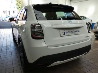 FIAT 600 1.2 MHEV SUV 5dr Petrol Hybrid e-DCT Euro 6 (s/s) (100 ps)