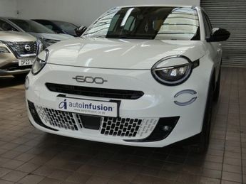 FIAT 600 1.2 MHEV SUV 5dr Petrol Hybrid e-DCT Euro 6 (s/s) (100 ps)
