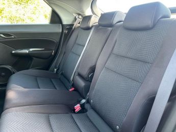 HONDA CIVIC 1.8 i-VTEC ES Hatchback 5dr Petrol Manual (155 g/km, 138 bhp)