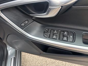 VOLVO V60 2.0 T4 SE Lux Nav Estate 5dr Petrol Auto Euro 6 (s/s) (190 ps)