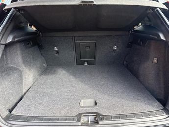 VOLVO XC40 1.5h T5 Recharge 10.7kWh Ultimate Dark SUV 5dr Petrol Plug-in Hy