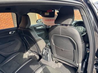 VOLVO XC40 1.5h T5 Recharge 10.7kWh Ultimate Dark SUV 5dr Petrol Plug-in Hy