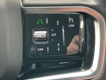 LAND ROVER RANGE ROVER VELAR 2.0 D200 MHEV R-Dynamic SE SUV 5dr Diesel Auto 4WD Euro 6 (s/s) 