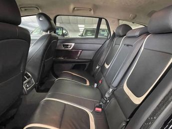 JAGUAR XF 2.2d Portfolio Sportbrake 5dr Diesel Auto Euro 5 (s/s) (200 ps)