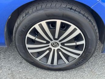 TOYOTA YARIS 1.5 VVT-h Active Hatchback 5dr Petrol Hybrid E-CVT Euro 6 (s/s) 