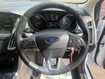 FORD FOCUS 1.0T EcoBoost Zetec Hatchback 5dr Petrol Auto Euro 6 (s/s) (125 