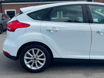 FORD FOCUS 1.0T EcoBoost Titanium Hatchback 5dr Petrol Auto Euro 6 (s/s) (1