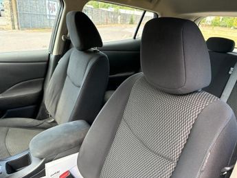 NISSAN LEAF 24kWh Visia Hatchback 5dr Electric Auto (107 bhp)