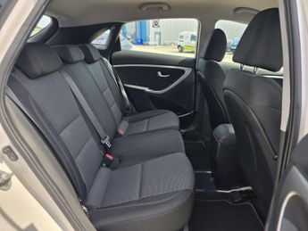 HYUNDAI I30 1.6 CRDi Active Hatchback 5dr Diesel Auto Euro 5 (110 ps)