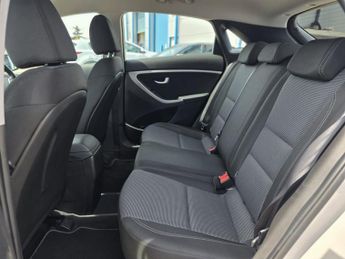 HYUNDAI I30 1.6 CRDi Active Hatchback 5dr Diesel Auto Euro 5 (110 ps)