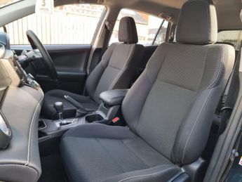 TOYOTA RAV4 2.5 VVT-h Icon SUV 5dr Petrol Hybrid CVT Euro 6 (s/s) (197 ps)