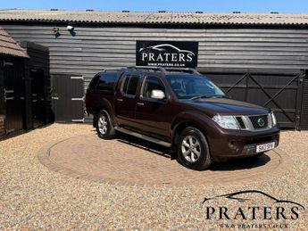 Nissan Navara 2.5 dCi Platinum Pickup Double Cab 4dr Diesel Manual 4WD Euro 5 