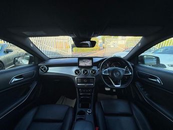 MERCEDES-BENZ GLA 2.1 GLA220d AMG Line (Premium) SUV 5dr Diesel 7G-DCT 4MATIC Euro