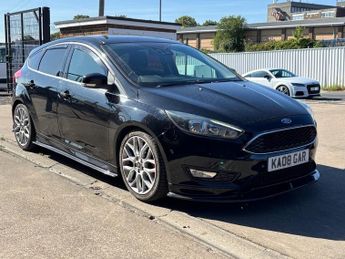 Ford Focus 1.5T EcoBoost Zetec S Hatchback 5 Door Petrol Manual Black Euro 