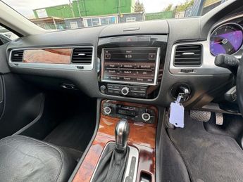VOLKSWAGEN TOUAREG 3.0 TDI V6 BlueMotion Tech SE SUV 5dr Diesel Tiptronic 4WD Euro 