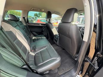 VOLKSWAGEN TOUAREG 3.0 TDI V6 BlueMotion Tech SE SUV 5dr Diesel Tiptronic 4WD Euro 