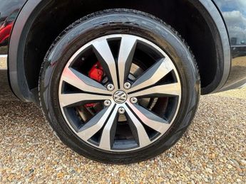 VOLKSWAGEN TOUAREG 3.0 TDI V6 BlueMotion Tech SE SUV 5dr Diesel Tiptronic 4WD Euro 