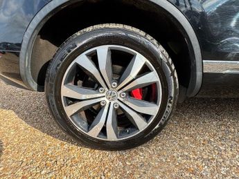 VOLKSWAGEN TOUAREG 3.0 TDI V6 BlueMotion Tech SE SUV 5dr Diesel Tiptronic 4WD Euro 