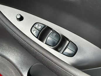 NISSAN LEAF 40kWh Acenta Hatchback 5dr Electric Auto (150 ps)
