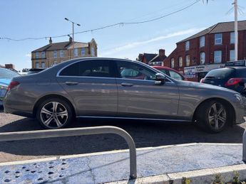 MERCEDES-BENZ E CLASS 2.0 E220d SE (Premium) Saloon 4dr Diesel G-Tronic+ Euro 6 (s/s) 