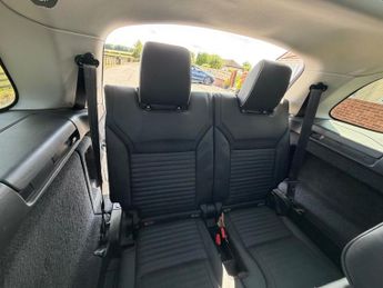 LAND ROVER DISCOVERY 258bhp 3.0 TD V6 HSE SUV 5dr Diesel Auto 4WD Euro 6 LOADED WITH 