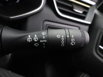 RENAULT CLIO 1.6 E-TECH E-Tech engineered Hatchback 5dr Petrol Hybrid Auto Eu