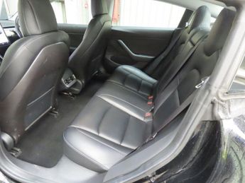 TESLA Model 3 Standard Range Plus Saloon 4dr Electric Auto RWD (241 bhp)