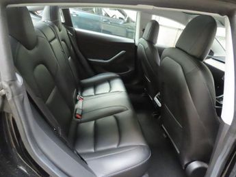TESLA Model 3 Standard Range Plus Saloon 4dr Electric Auto RWD (241 bhp)