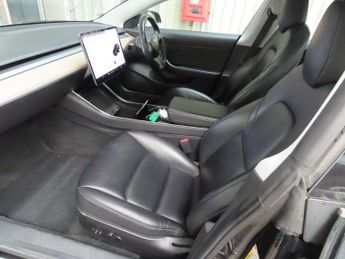 TESLA Model 3 Standard Range Plus Saloon 4dr Electric Auto RWD (241 bhp)
