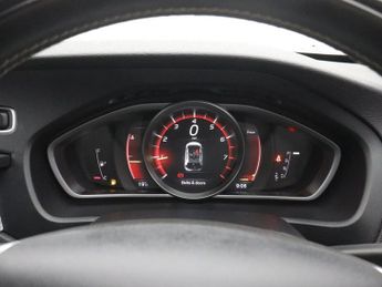 VOLVO V40 1.5 T2 R-Design Edition Hatchback 5dr Petrol Auto Euro 6 (s/s) (