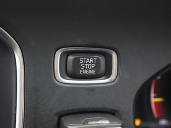 VOLVO V40 1.5 T2 R-Design Edition Hatchback 5dr Petrol Auto Euro 6 (s/s) (
