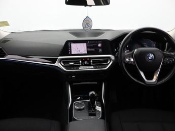 BMW 3 SERIES 2.0 330e 12kWh SE Pro Touring 5dr Petrol Plug-in Hybrid Auto Eur