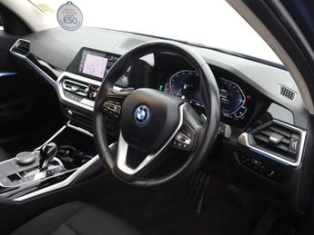 BMW 3 SERIES 2.0 330e 12kWh SE Pro Touring 5dr Petrol Plug-in Hybrid Auto Eur