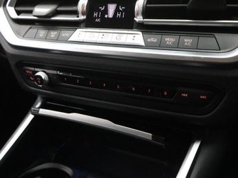 BMW 3 SERIES 2.0 330e 12kWh SE Pro Touring 5dr Petrol Plug-in Hybrid Auto Eur