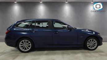 BMW 3 SERIES 2.0 330e 12kWh SE Pro Touring 5dr Petrol Plug-in Hybrid Auto Eur