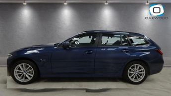 BMW 3 SERIES 2.0 330e 12kWh SE Pro Touring 5dr Petrol Plug-in Hybrid Auto Eur