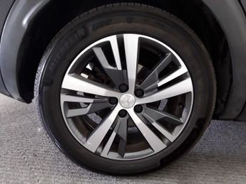 PEUGEOT 3008 1.6 13.2kWh Allure Premium SUV 5dr Petrol Plug-in Hybrid e-EAT E