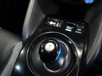 NISSAN LEAF 40kWh Tekna Hatchback 5dr Electric Auto (150 ps)