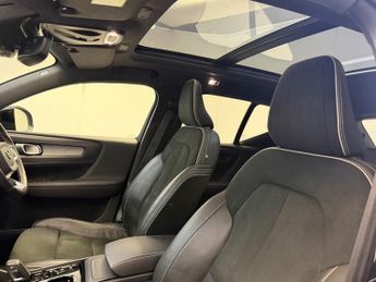 VOLVO XC40 2.0 T5 R-Design SUV 5dr Petrol Auto AWD Euro 6 (s/s) (247 ps)