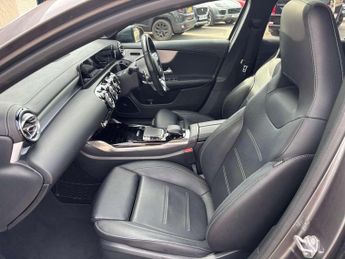 MERCEDES-BENZ A CLASS 2.0 A35 AMG (Premium Plus) Hatchback 5dr Petrol SpdS DCT 4MATIC 