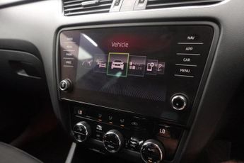 SKODA OCTAVIA 2.0 TDI vRS Hatchback 5dr Diesel DSG 7Spd Euro 6 (s/s) (184 ps)