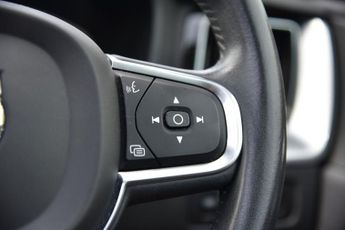 VOLVO XC60 2.0h T6 Recharge 11.6kWh Inscription Expression SUV 5dr Petrol P