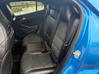 MERCEDES-BENZ GLA 2.1 GLA200d AMG Line SUV 5dr Diesel 7G-DCT Euro 6 (s/s) (136 ps)