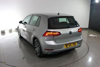 VOLKSWAGEN GOLF 1.6 TDI SE Nav Hatchback 5dr Diesel DSG Euro 6 (s/s) (115 ps)